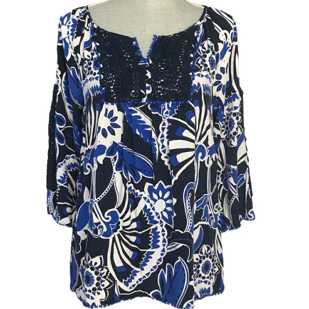 Crown & Ivy White/Blue Floral Print and Cotton Lace 3/4" Sleeve Top Size S